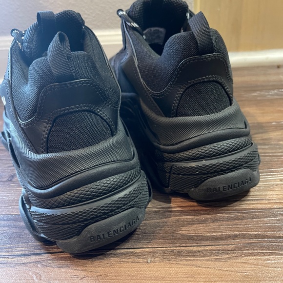 Balenciaga Triple S MEN SOLD - Picture 8 of 8